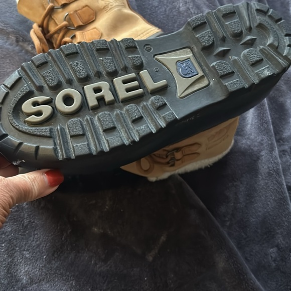 Sorel Caribou boots hardly worn size 9 lace up - Picture 6 of 8